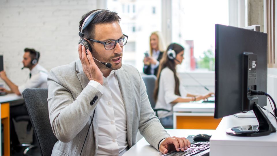 How a Cloud Call Center Functions